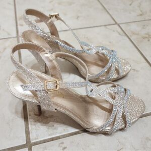 New w/ Box Dream Pairs Mid Heel Strappy Open Toe Sandals Gold Sandals Size 8